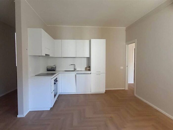 Appartamento quadrilocale in affitto in Via Maiocchi, Morgagni, Milano