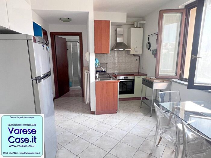 Appartamento monolocale in affitto in Via Magenta, Centro, Varese