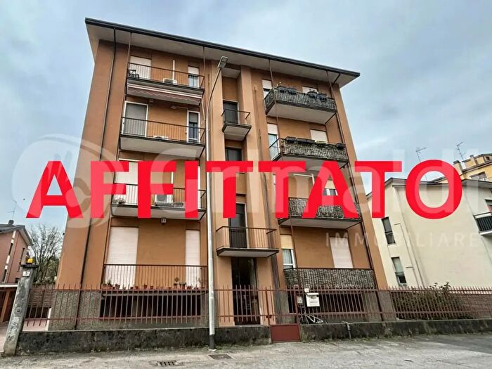 Appartamento trilocale in affitto in Via De Sanctis, Abbiategrasso