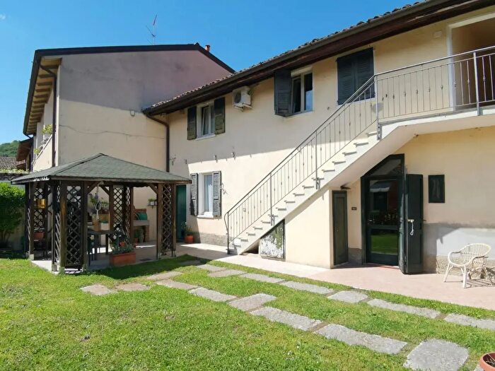 Casa con 5 locali in vendita in Via Vittorio Veneto, Collebeato