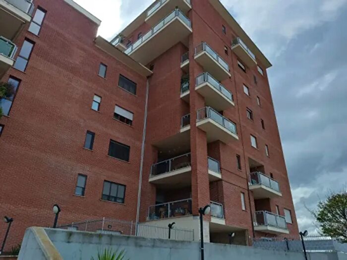 Appartamento trilocale in vendita in Via Monti della Laga, Roma