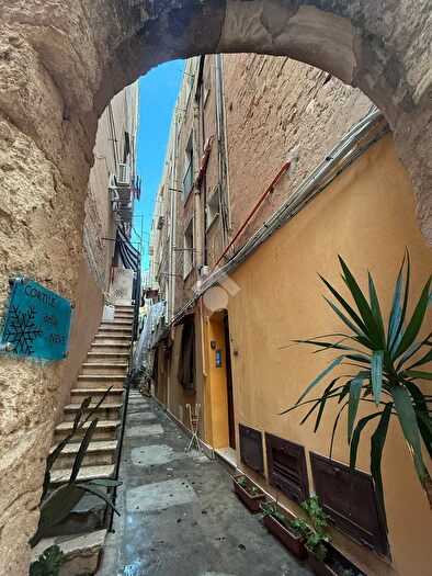 Appartamento trilocale in vendita in Via San Francesco dAssisi, Trapani