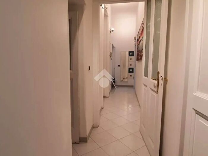 Appartamento monolocale in affitto in Via Potenza, Napoli