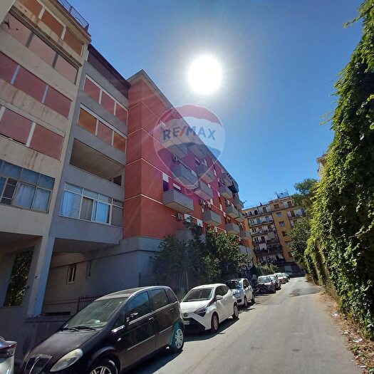 Appartamento con 5 locali in affitto in Via Valparadiso, Palermo