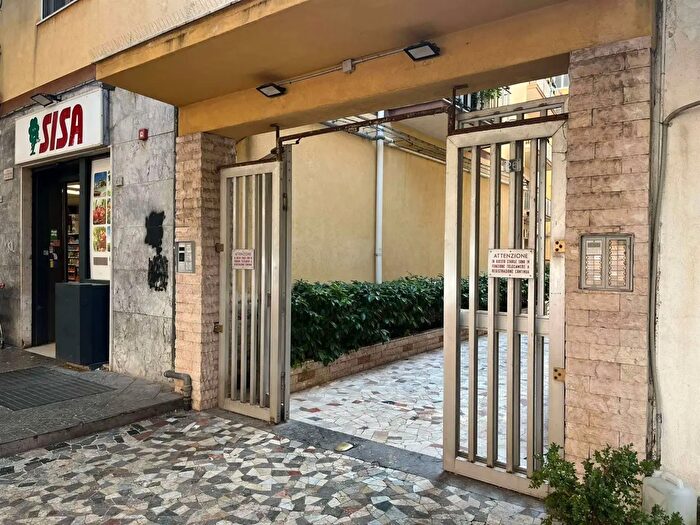 Appartamento trilocale in affitto in Via del Bersagliere, Palermo