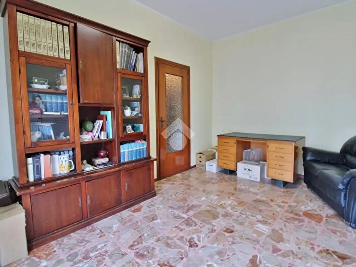 Appartamento bilocale in vendita in Via Giovanni Amendola, Voghera