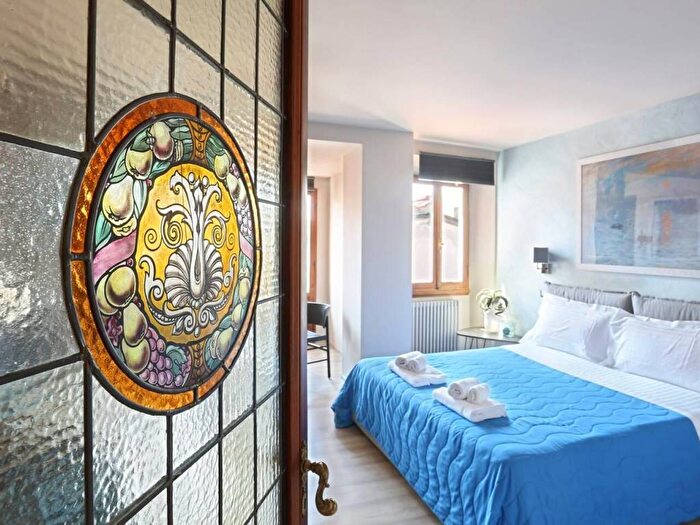 Appartamento trilocale in affitto in Via della Scala, Borgo Ognissanti Il Prato, Firenze