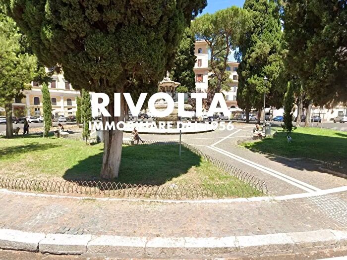Appartamento quadrilocale in vendita in Via degli Scipioni, Roma