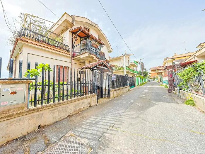 Appartamento con 5 locali in vendita in Via Luigi Spallacci, Guidonia Montecelio