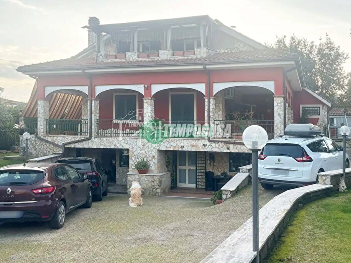 Casa con 6 locali in vendita in Via Pietro Nenni, Anguillara Sabazia