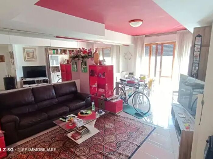 Appartamento quadrilocale in vendita in Via San Francesco, Sarnano