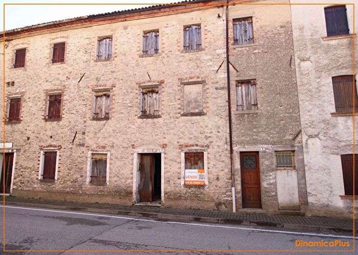 Casa con 6 locali in vendita in Via Canalon, Miane
