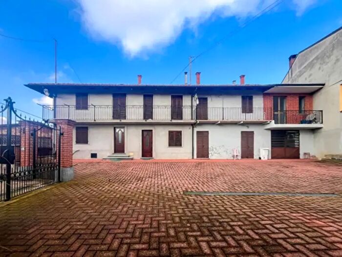 Casa con 6 locali in vendita in Borgata Rolandi, Monta