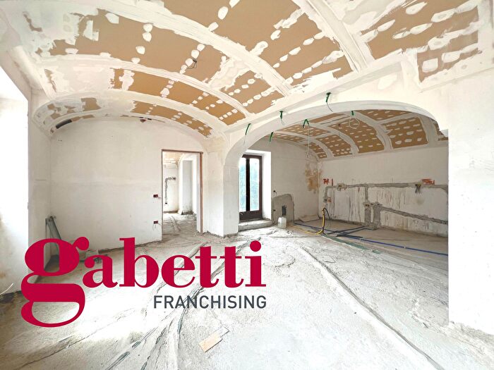 Appartamento quadrilocale in vendita in Piazza IV Novembre Snc, Frasso Telesino