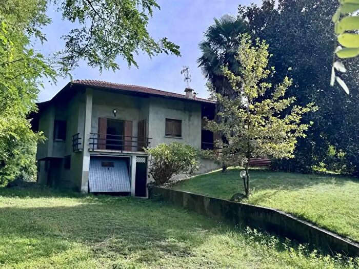 Casa con 8 locali in vendita in Via Romano della Vecchia, Borgo Ticino