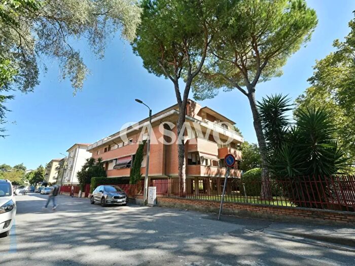 Appartamento con 5 locali in vendita in Via Istria, Pisa