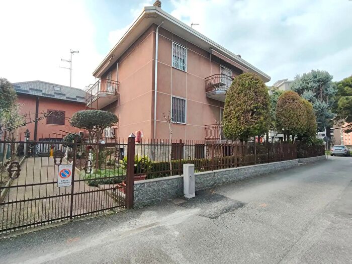 Casa con 6 locali in vendita in Via Monte Everest, Cinisello Balsamo