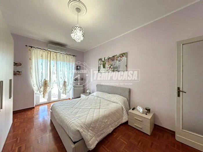 Appartamento trilocale in vendita in Piazza Mattirolo, Torino