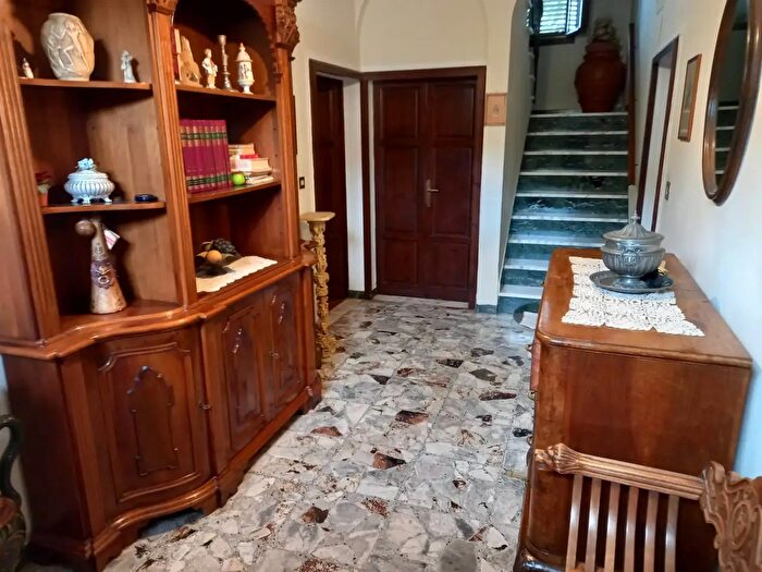 Casa con 10 locali in vendita in Via della Repubblica, Fauglia