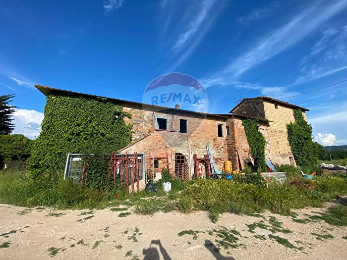 Casa quadrilocale in vendita in Strada Romano di Sotto Teverella, Perugia