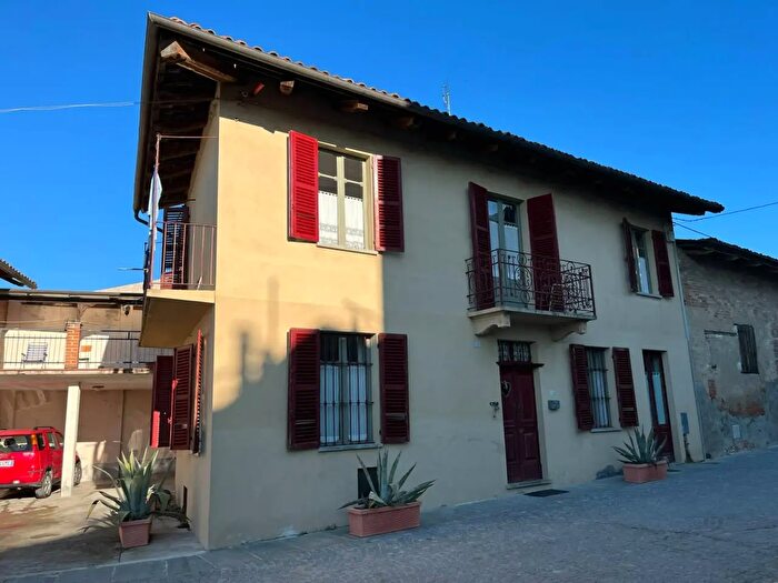 Casa con 6 locali in vendita in Via Alfieri, Cunico