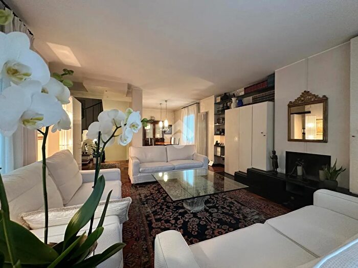 Casa quadrilocale in vendita in Via Giotto, Cadoneghe