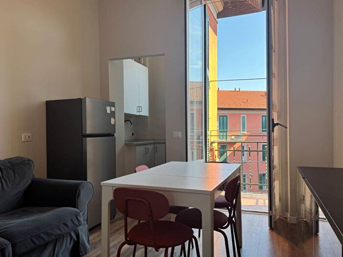 Appartamento trilocale in affitto in Via dell'Aprica, Farini, Milano