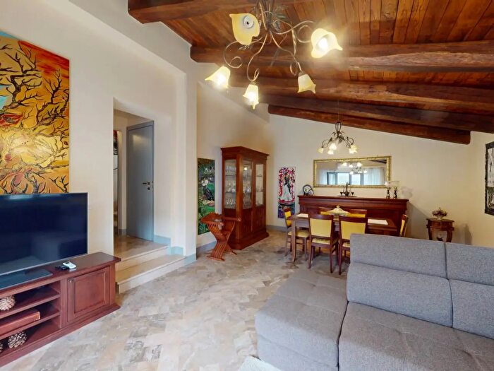 Appartamento quadrilocale in vendita in Via Flaminia Nord, Valtopina