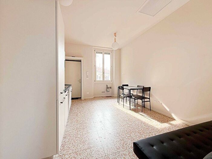 Appartamento bilocale in affitto in Via Antonio Stoppani, Morgagni, Milano