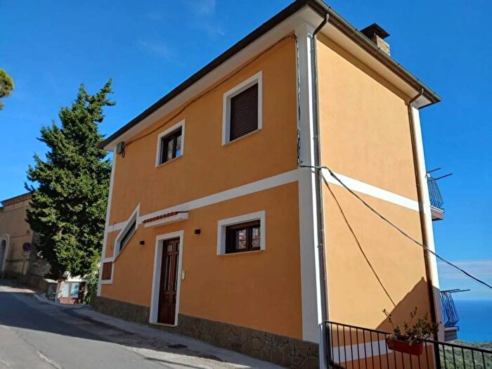 Appartamento bilocale in affitto in SpD, Centro, Pollica