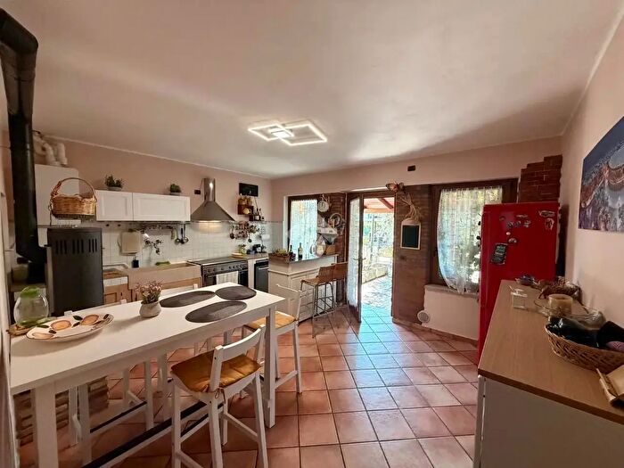 Casa quadrilocale in vendita in Via Verona, Sommacampagna