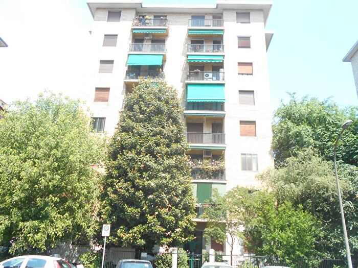 Appartamento bilocale in affitto in Via delle Primule, Lorenteggio, Milano