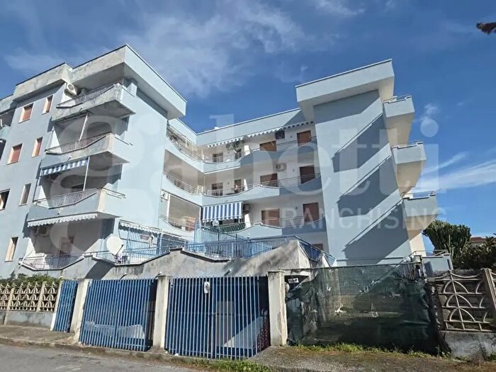 Appartamento con 7 locali in vendita in Via Alcide De Gasperi, Scalea