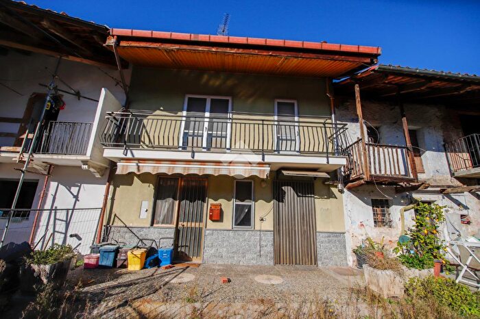 Casa con 5 locali in vendita in Borgata Braidacroce, Valperga