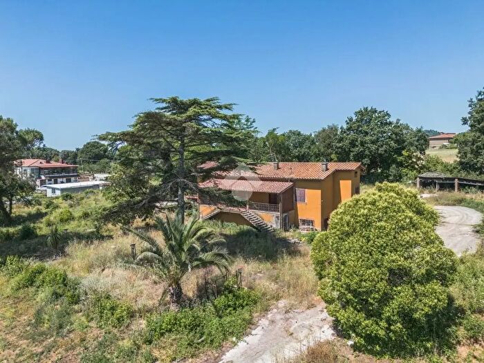 Casa con 12 locali in vendita in Via S Zoppo, Bracciano