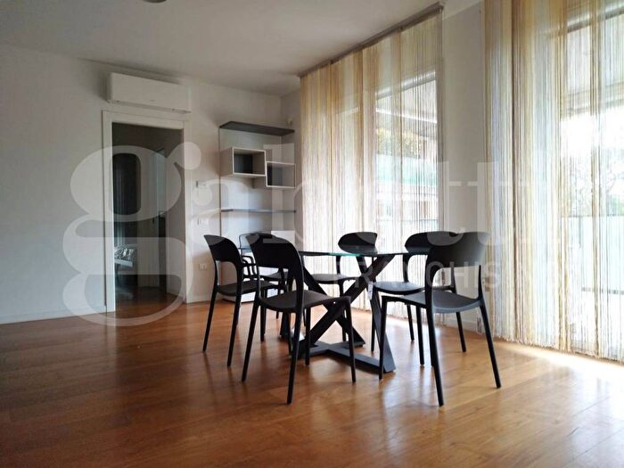 Appartamento trilocale in affitto in VIALE VITTORIO VENETO, Faenza
