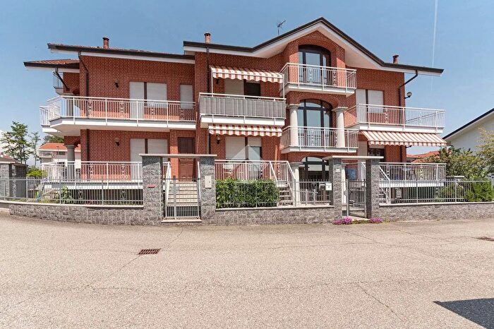 Appartamento quadrilocale in vendita in Via Torino, San Francesco Al Campo