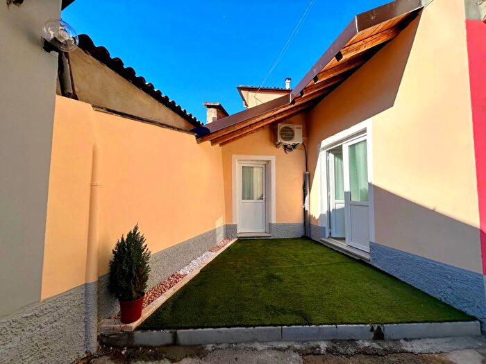 Appartamento bilocale in affitto in Via Giotto, Centro, Arcore