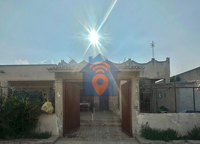 Casa con 7 locali in vendita in Via Castelvetrano, Castelvetrano