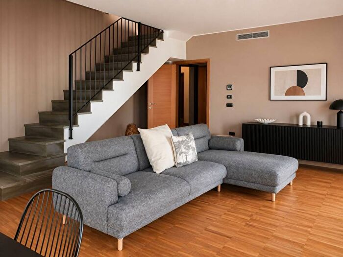 Casa con 5 locali in affitto in Via Olgettina, Cascina Gobba, Milano