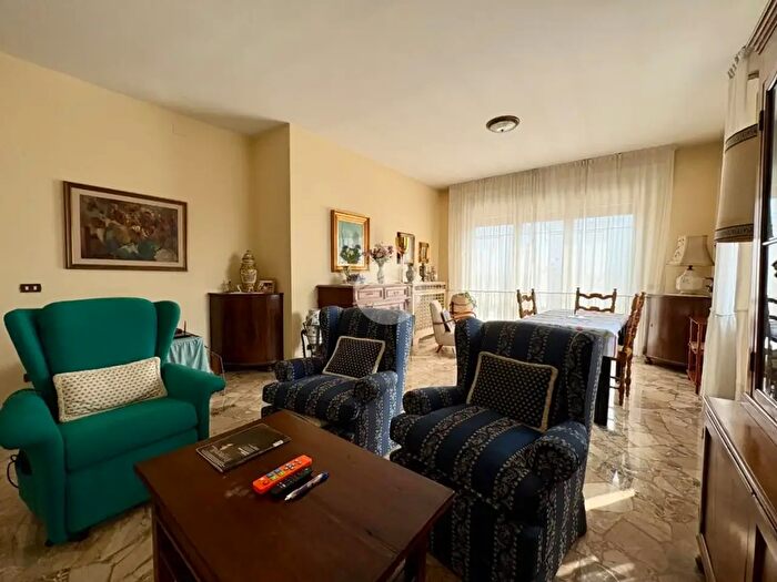 Appartamento quadrilocale in vendita in Strada Castagnole, Treviso