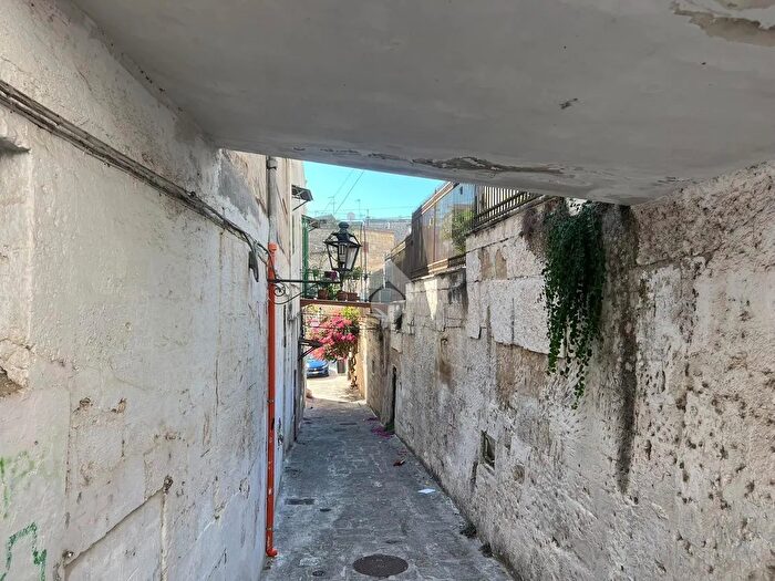 Casa trilocale in vendita in Via Biblioteca, Oria