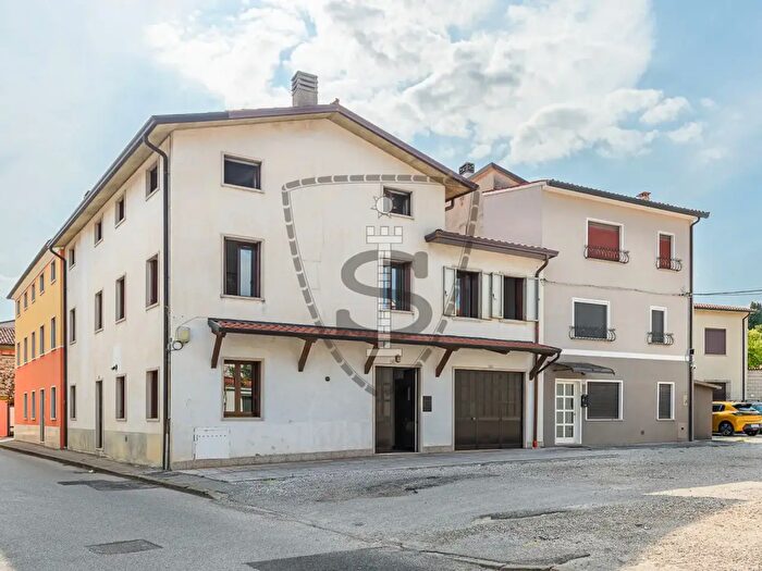Casa con 5 locali in vendita in Via dell'Eva, Thiene