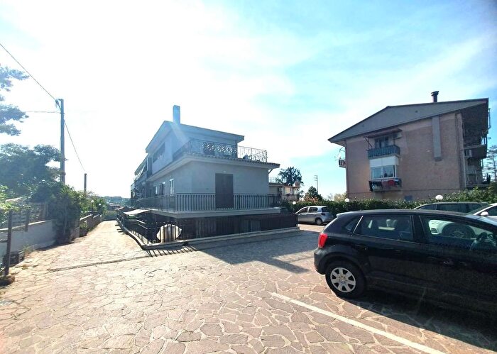 Appartamento bilocale in vendita in Via dei Lavoratori, Montecompatri