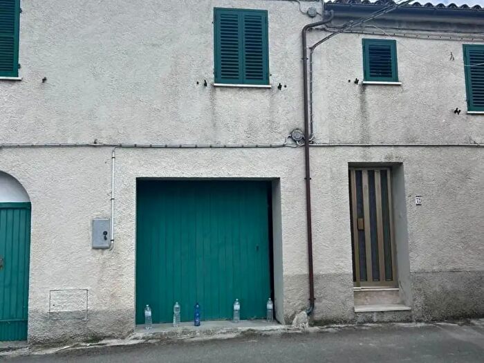 Appartamento quadrilocale in vendita in Porta Romana, Arcevia