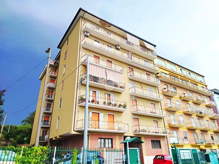 Appartamento con 5 locali in vendita in Via Tufara, Atripalda