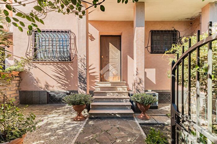 Casa con 8 locali in vendita in Via Torquato Tasso, Campagnano Di Roma