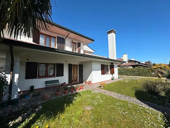 Casa quadrilocale in vendita in Stra