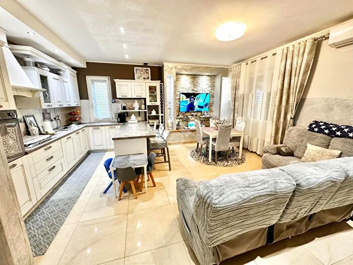 Casa con 5 locali in vendita in Via Lago di Piedilugo, Spoleto