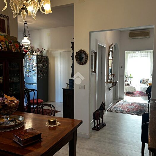 Appartamento quadrilocale in vendita in Via Tiziano, Verona